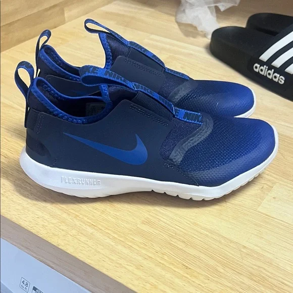 Nike Kids Navy Blue Slip-On Sneakers - Picture 2 of 3